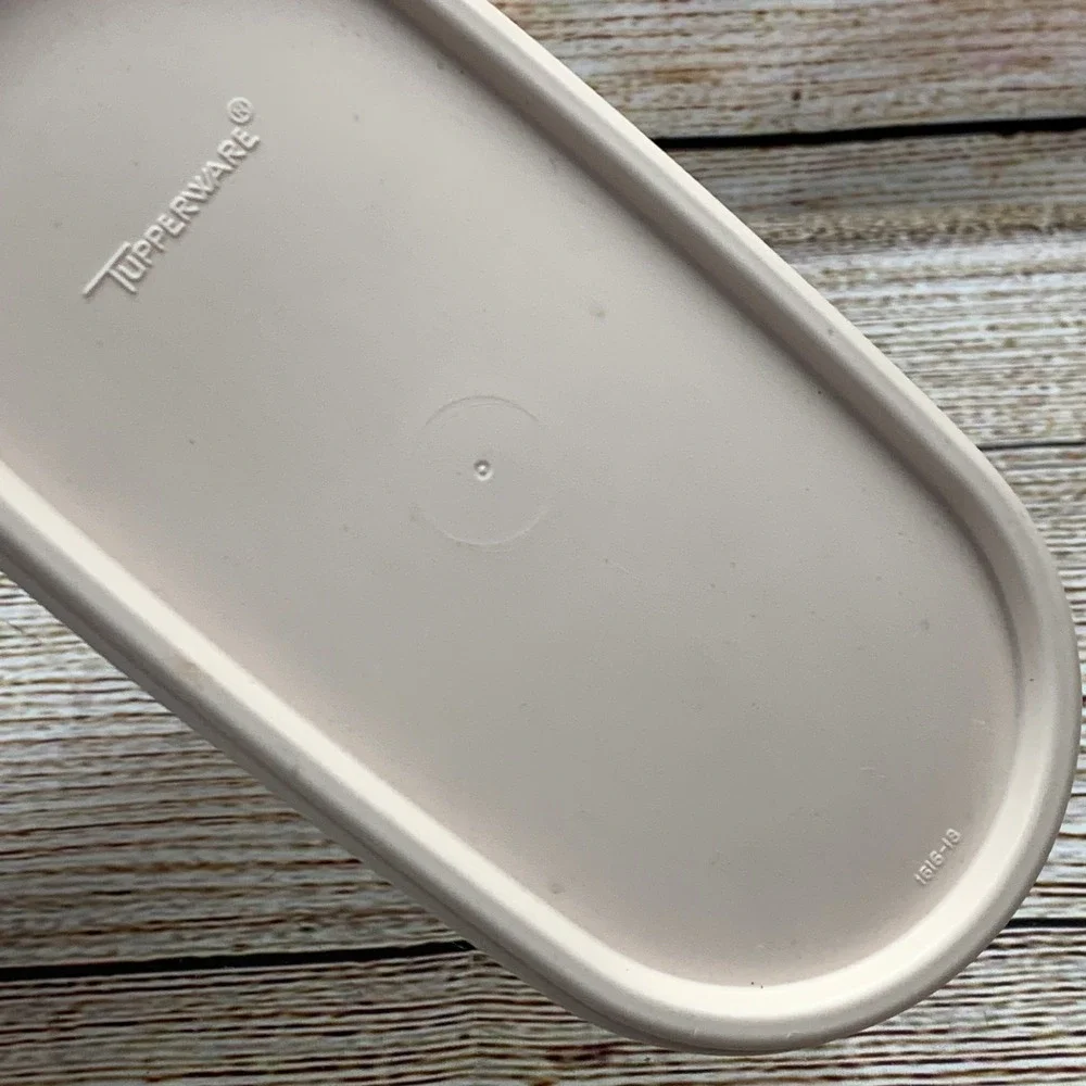 Tupperware rectangular container
